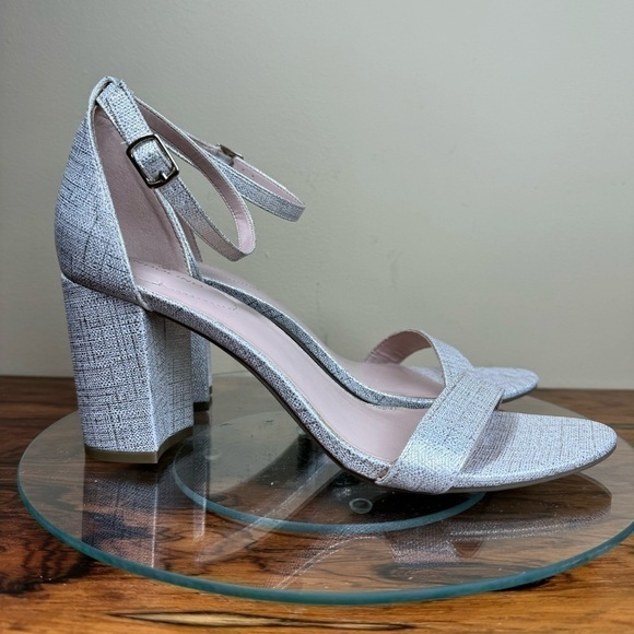 BANDOLINO Women's Armory Dress Sandals - silver metallic - size 10 - Picture 2 of 13